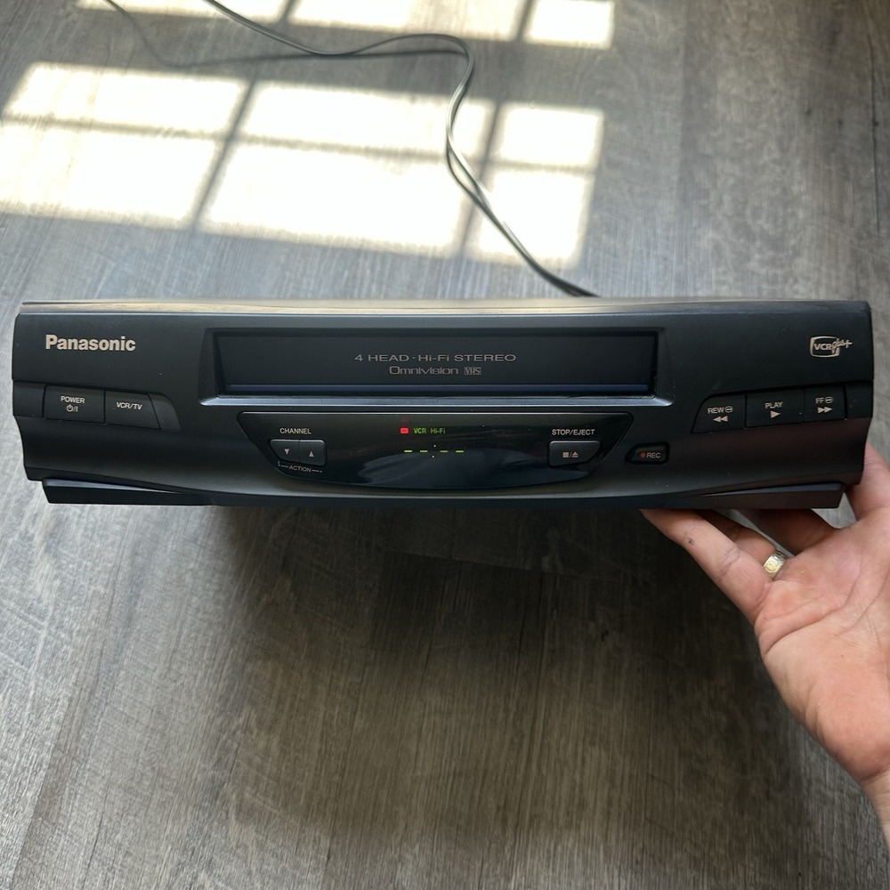 Panasonic PV-V4520 4-Head Hi-Fi VCR, Blue Line Series *NO REMOTE, WORKING*